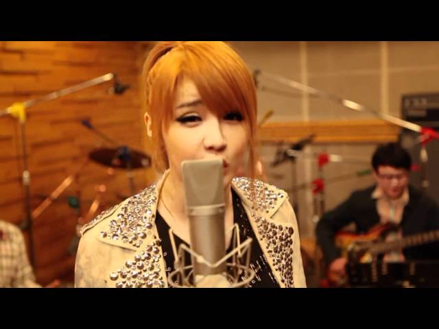 2NE1 - LONELY [HD New Version] class=