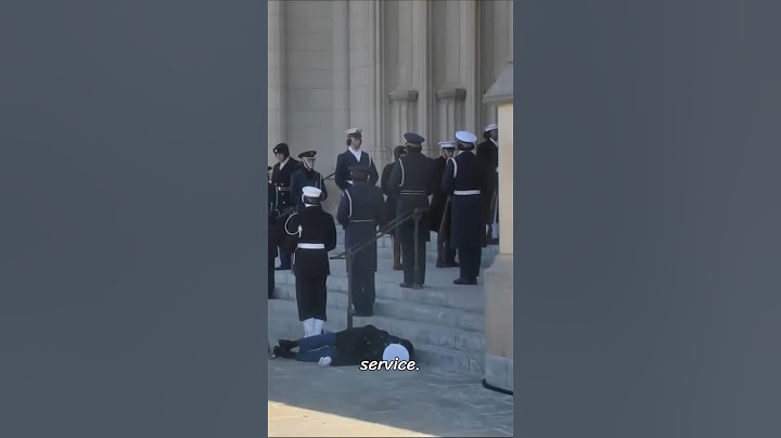 Soldier Falls During President Jimmy Carter's Funeral