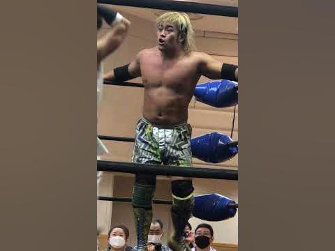 神野聖人選手のコーナーでのチョップと風戸大智選手の顔面へのドロップキック プロレスリングBASARA「伐折羅・佰陸拾四~鷹狩4~」2021年7