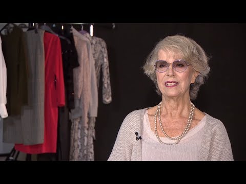 Wideo: Stylowe fryzury dla kobiet po 50 latach