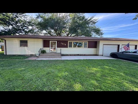 1219 Berry Ave, Newton, KS home video tour