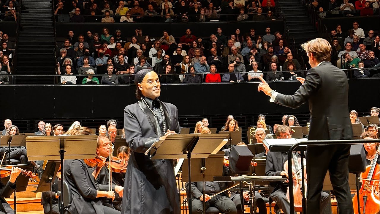 Glass Akhnaten Hymn to the sun, live recording philarmonie de Paris