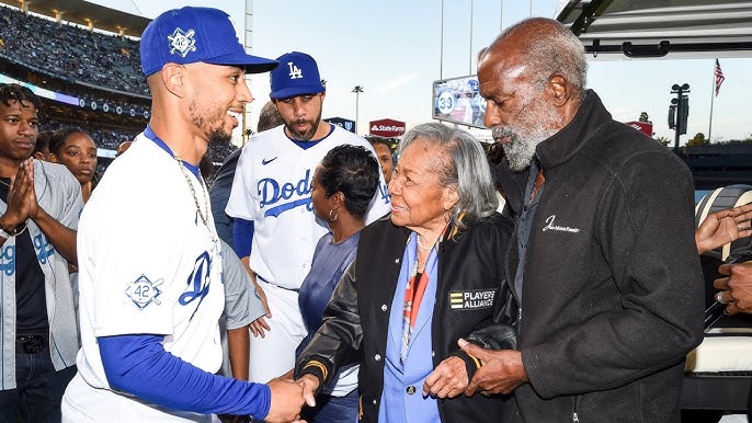 MLB celebrates Jackie Robinson, No. 42, 75 years after debut