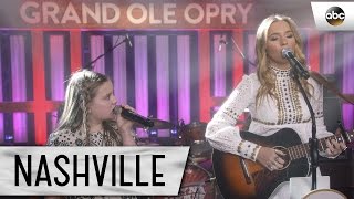 Lennon and Maisy Stella (Maddie and Daphne) Sing \\