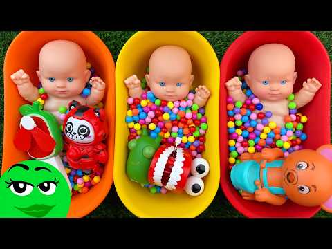 Baby Dolls Bath Playing Colorful Rainbow Balls Video | 97 | Ghentalin