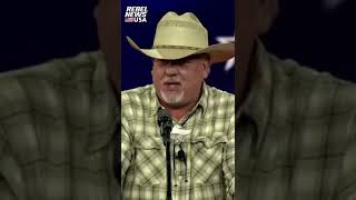 Glenn Beck gives a shout-out to the Canadian truckers