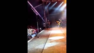 Z Felipe Cantando Cpia Autenticada Durante Show Realizado Em Rialma Gois