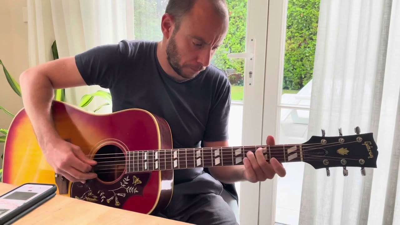 1968 Gibson Hummingbird played by Julien Tassin @ Mojo Guitar