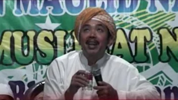 Dauh RKH. KHOLIL AS'AD tentang sholawat