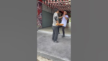 Tên cướp tấn công học sinh cấp 3 và cái kết buồn #usa @Longgiang67 @LongGiang77