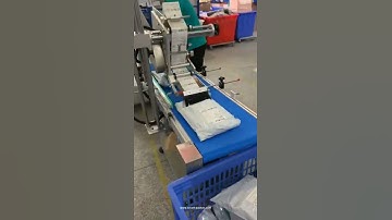 Automatic parcel bag shipping adhesive bill paper sticker labeling machine running video