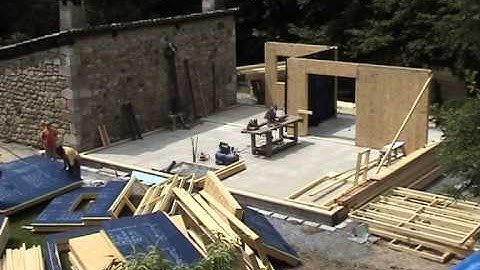 Time lapse of a timber frame erection in Spain Part 4