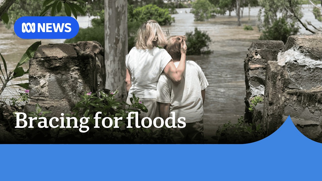 Bundaberg braces for flooding as Burnett river still to peak | ABC News