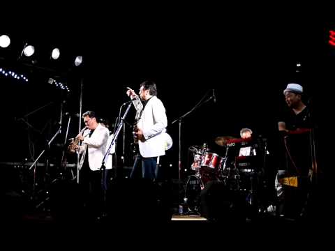 白西装大叔乐队.MOV
