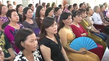 Đức Cha Giuse Đinh Đức Đạo gặp gỡ những người chăn nuôi tại Gia Kiệm