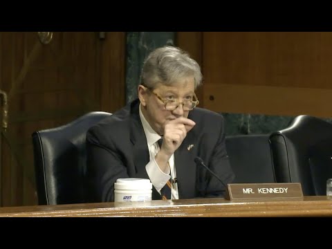 Kennedy questions Litterman, Holtz-Eakin on climate in Budget