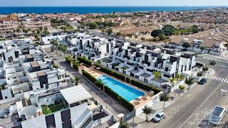 Modern rijhuis met dakterras en zwembad dichtbij strand in Torre de la Horadada Spanje