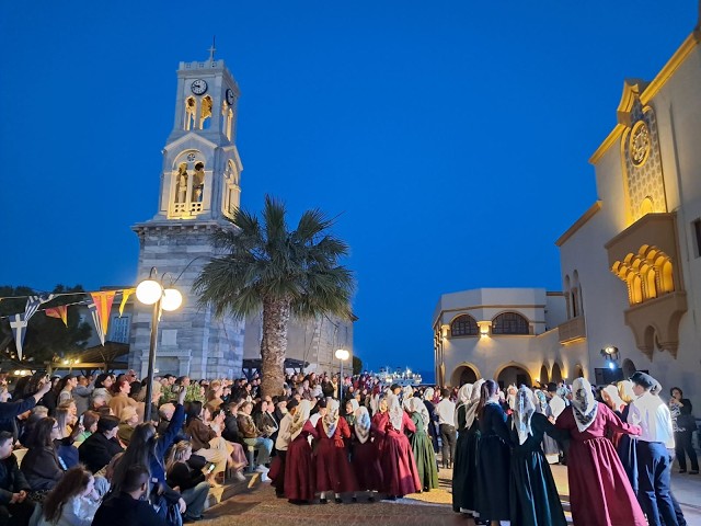 H Λαμπρή Πασχαλινή Γιορτή Παράδοσης και Χορού από τη "Χορογένεσις" στην Κάλυμνο