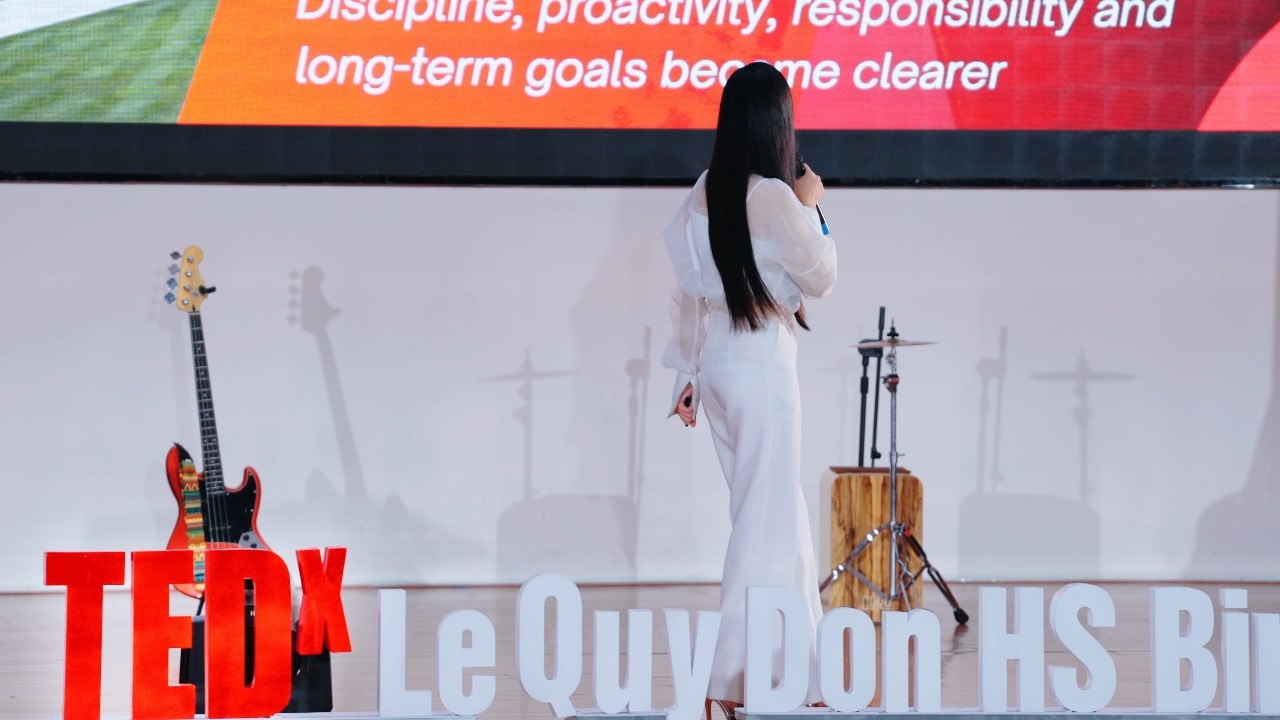 The journey of a knight | Tran Y Nhi Huynh | TEDxLe Quy Don HS Binh Dinh