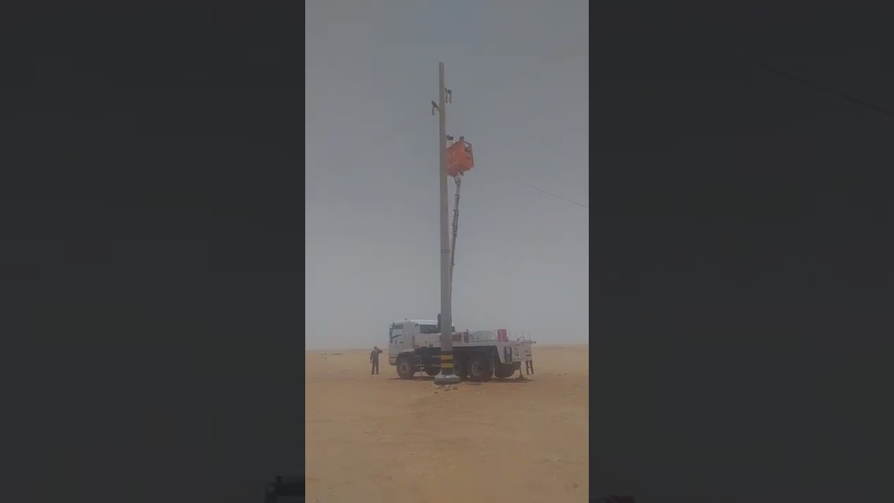 hydraulic failure-lineman trap in bucket truck rescue by using rope,vehicle