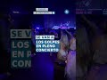 Mujeres se roban show en concierto de Hilary Duff tras agarrarse a golpes #Shorts