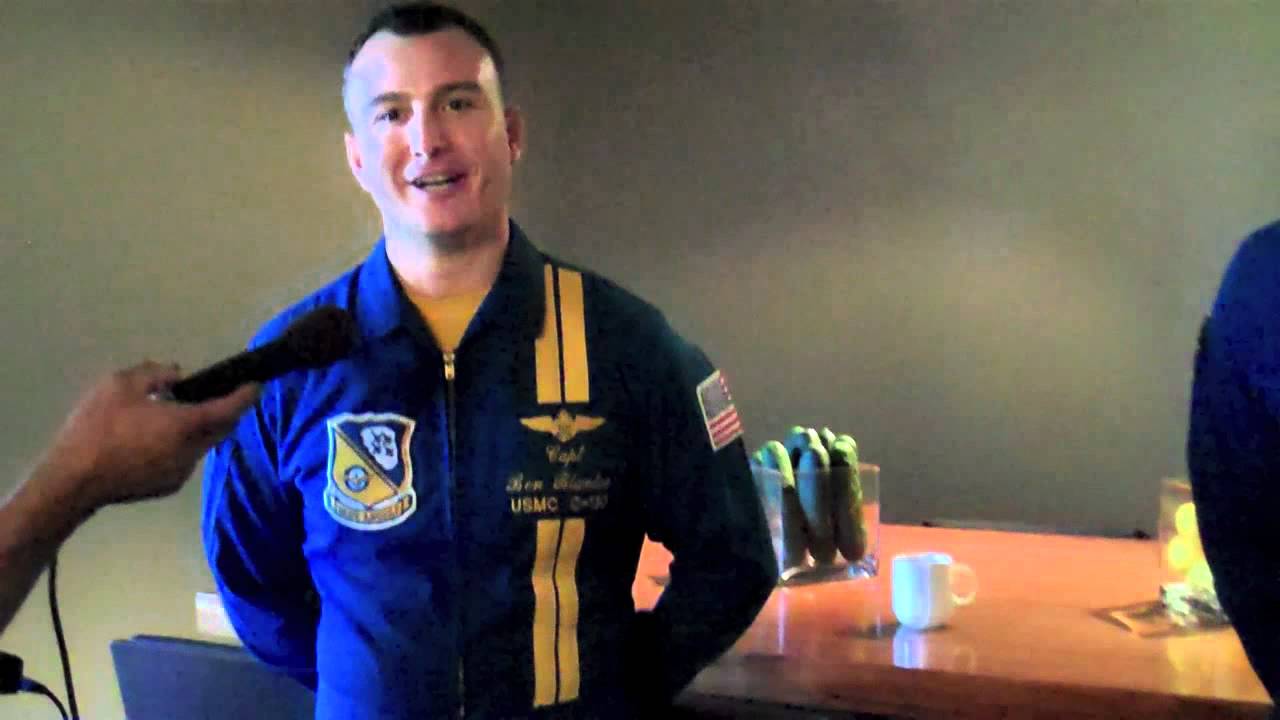 What if a pilot has to pee.mov - YouTube