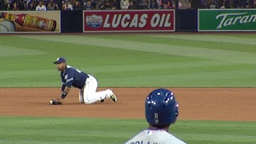 LAD@SD: Solarte lays out for diving catch
