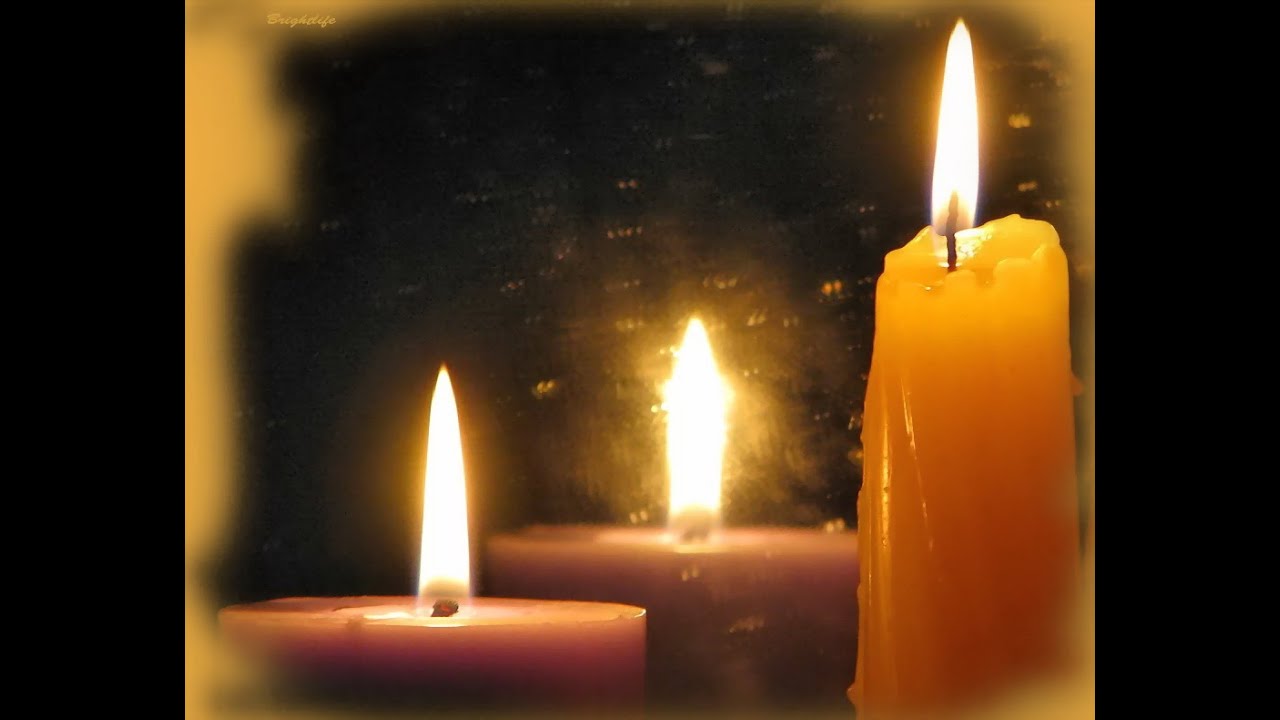 Почему плачет свеча. Свеча плачет. Свечи плачут за людей. Плачущие свечи. Сгорают плачут свечи.