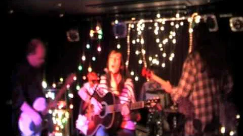 Jennie Saunders - Wait For The Sun To Go (live)