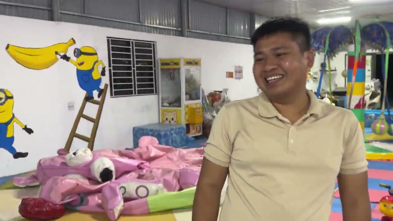 Quá Đen Cho Thối Khắm Được Chú Anh Còi Cho Đi Nhà Bóng Nhưng Đóng Cửa