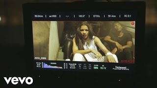 Zendaya - Replay - Behind the Scenes Resimi