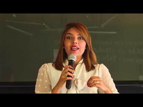 Um diploma não garantirá uma carreira de sucesso | Camila Soares | TEDxCOTEMIG