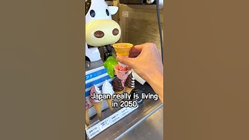 Ice cream-making robot in Japan 🐮🍦 #japan #tokyo #mukbang