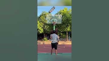 Anh chàng ném 4 quả bóng rổ 1 lần #shorts