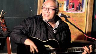 06 郭明龍/一見你就笑+Let Me Be There+無聊歌 (唱作聚家 2012.01.25.)