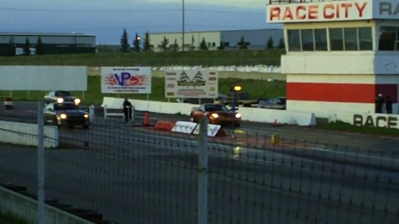 Nissan GTR vs Corvette Z06  1/4 mile