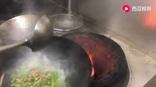 青椒肉丝最新吃法，不煮不炖不凉拌，上桌一扫光！
