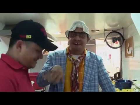 Suso el Paspi vendiendo empanadas