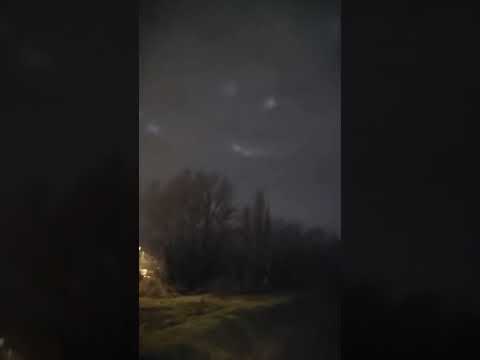 ملائكة في سماء المدن