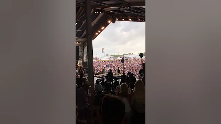 The Roots & Usher "You got Me" Jazz Fest 2017 live backstage