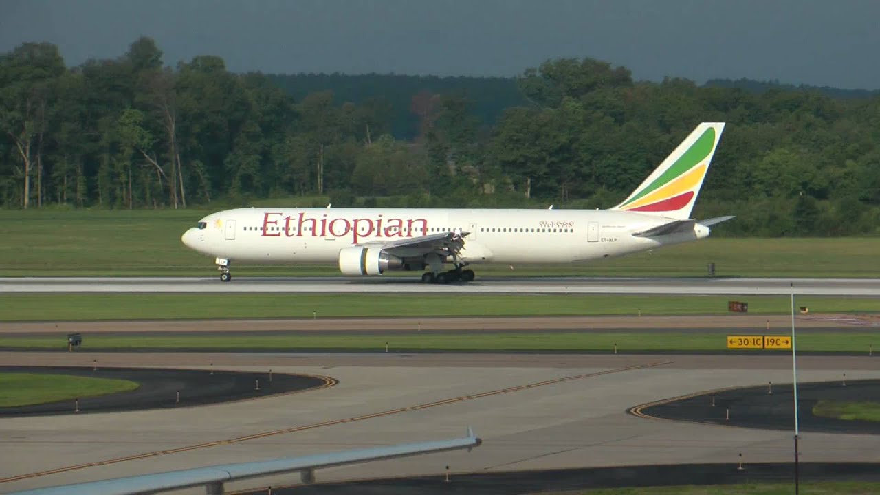 Et 761 ethiopian airlines. Боинг 767 эфиопские авиалинии.