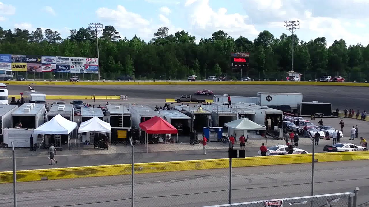 Stacy Puryear qualifying for Cars tour