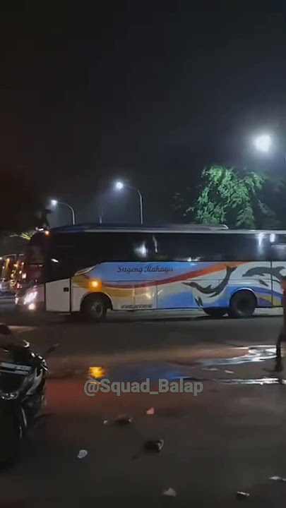 story bus di terminal bungurasih  malam hari #harapanjaya #sugengrahayu #sumberselamat #short