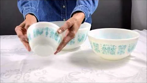 1950's Amish Butter Print Pyrex Mixing Bowl Set of 3