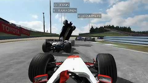 F1 Challenge 99-02 crashes