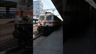 22176 Nagpur Jaipur Express Arriving At Rani Kamlapati Station