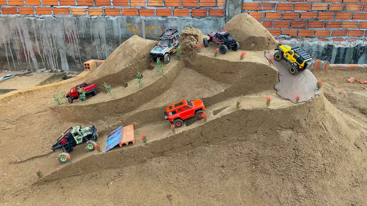 RC Off Road Extreme Challenge! Who Can Conquer The High Mountain?