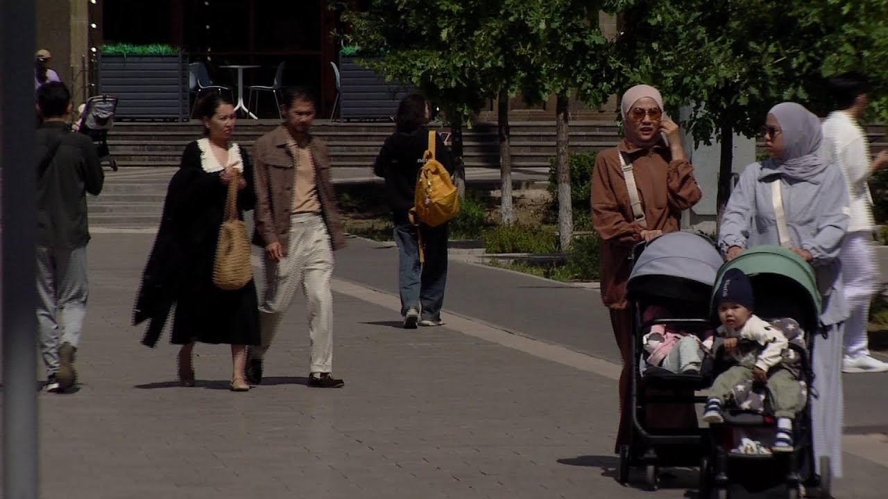 Порно қыз содан кейін есектегі жігітті саусақпен сипады Үй порно видео Ростов-на-Дону