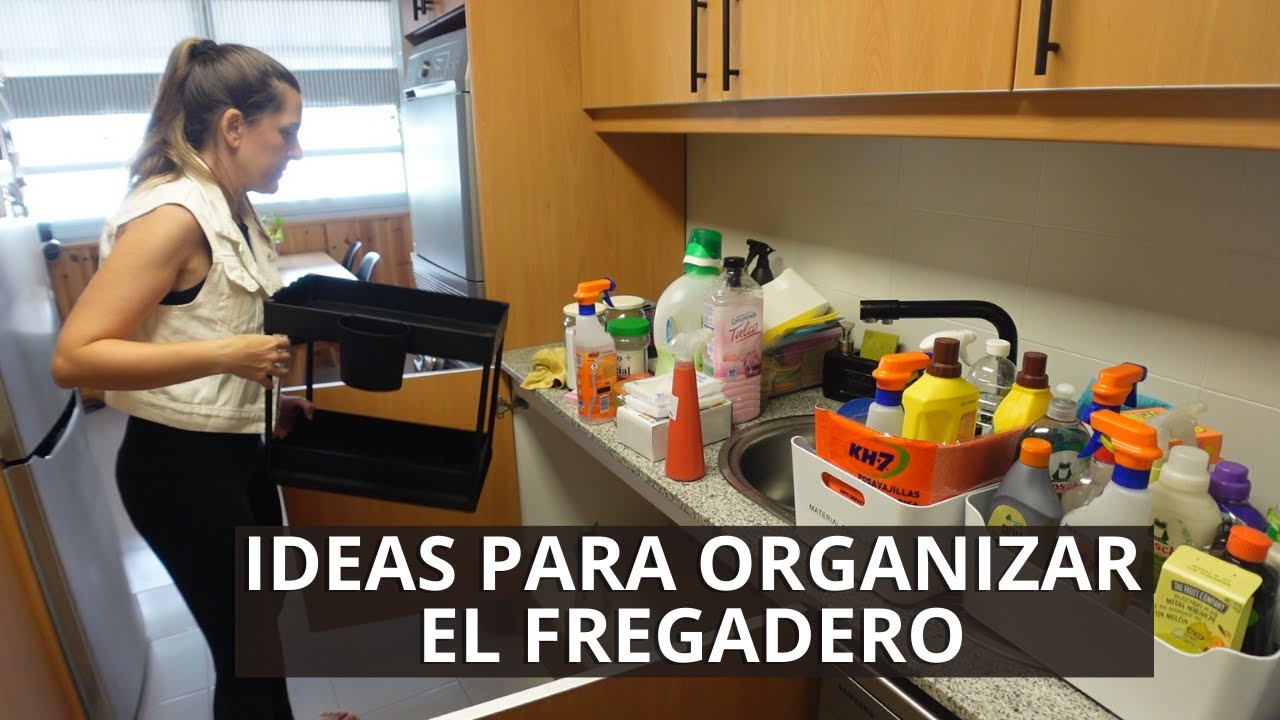 Orden bajo el fregadero con cajón extraible y cubos