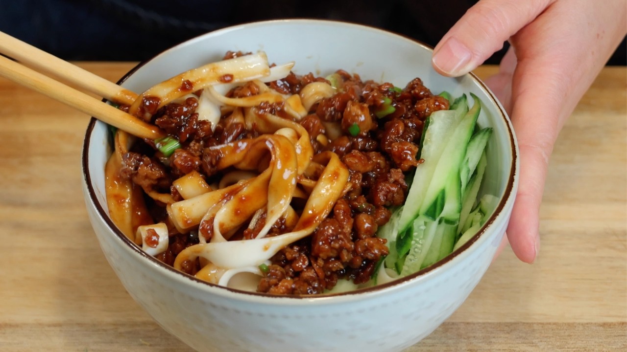 EASY and SAVORY Zhajiangmian at Home | Chinese Fried Sauce Noodles (炸酱面）